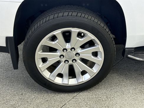 Used 2016 Cadillac Escalade Luxury image 41