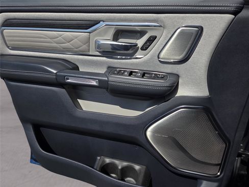 Used 2024 RAM 1500 Limited AWD/4WD image 22