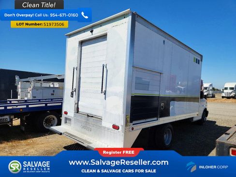 Used 2016 Chevrolet Express 4500 RWD image 4