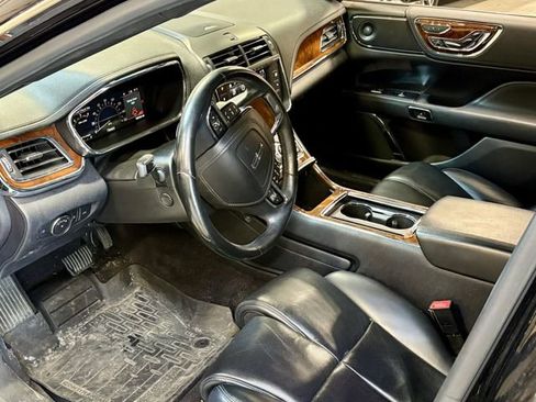 Used 2017 Lincoln Continental Reserve w/ Climate Package AWD/4WD image 3