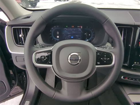 Used 2025 Volvo XC60 B5 Ultra image 22