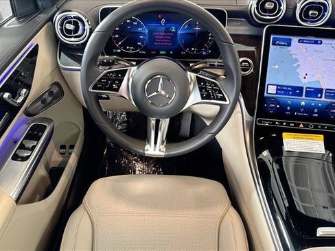 Used 2025 Mercedes-Benz GLC 350e 4MATIC image 20