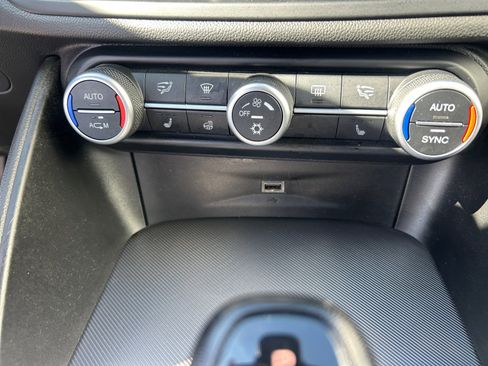 Used 2017 Alfa Romeo Giulia Ti RWD image 21