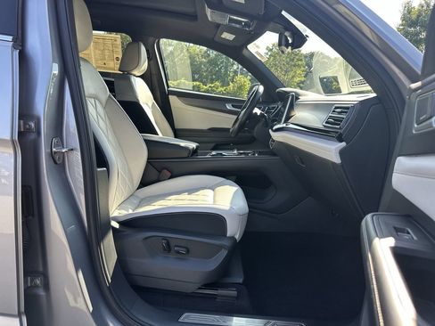 Used 2024 Volkswagen Atlas Cross Sport SEL Premium R-Line AWD/4WD image 29
