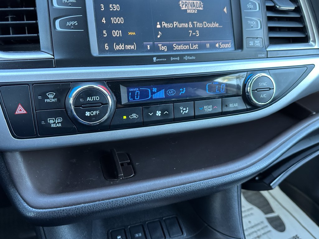Used 2019 Toyota Highlander XLE FWD image 44