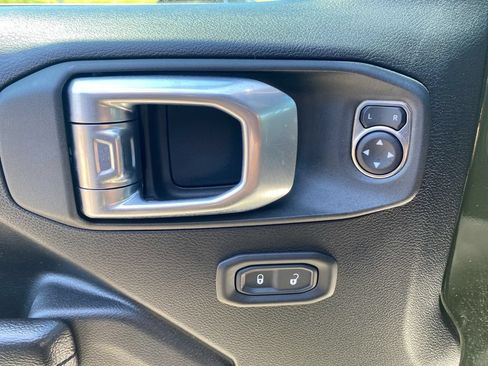 Used 2022 Jeep Wrangler Unlimited Sport AWD/4WD image 21