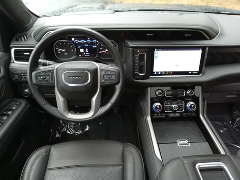 Used 2021 GMC Yukon Denali w/ LPO, Illumination Package image 15