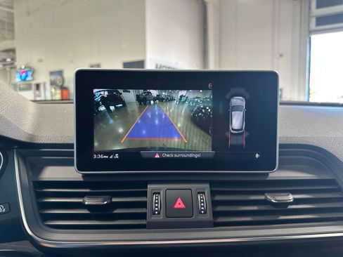 Used 2020 Audi Q5 e Premium Plus w/ Premium Plus Package image 29