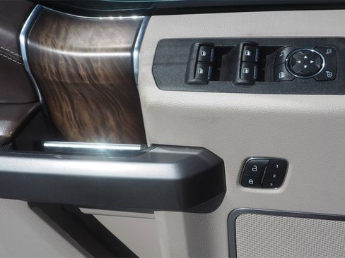 Used 2019 Ford F150 Limited w/ Trailer Tow Package image 16