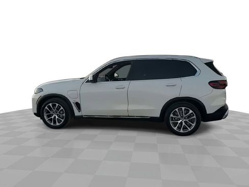 Used 2025 BMW X5 xDrive50e image 5