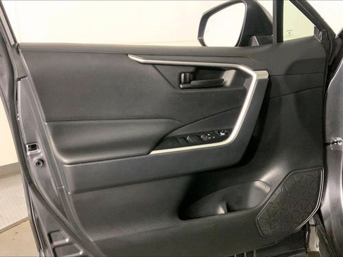 Used 2025 Toyota RAV4 LE AWD/4WD image 26