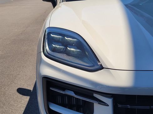 Certified 2026 Porsche Cayenne S AWD/4WD image 13