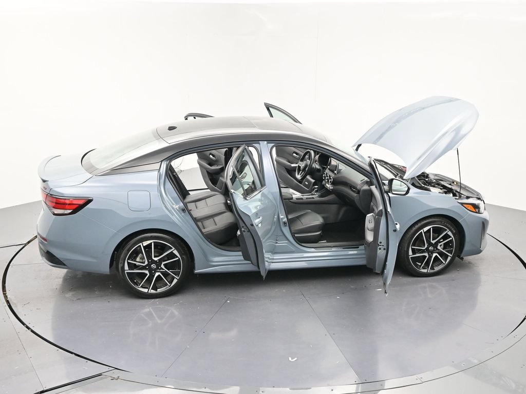 Used 2025 Nissan Sentra SR w/ SR Premium Package FWD image 28