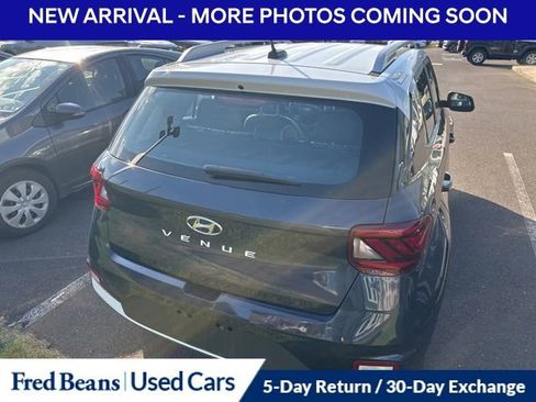 Used 2023 Hyundai Venue Limited w/ Cargo Package image 9