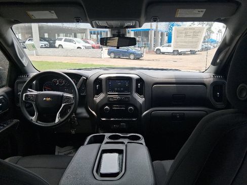 Used 2022 Chevrolet Silverado 1500 Custom w/ Safety Confidence Package RWD image 10