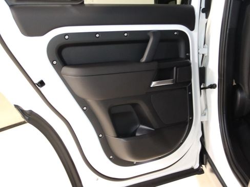 Used 2025 Land Rover Defender 110 S AWD/4WD image 55