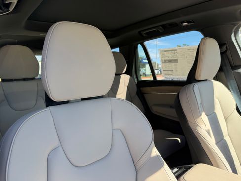 New 2026 Volvo XC90 B6 Plus w/ Protection Package Premier image 9