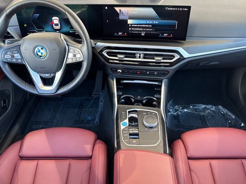 Used 2023 BMW i4 eDrive40 RWD image 17