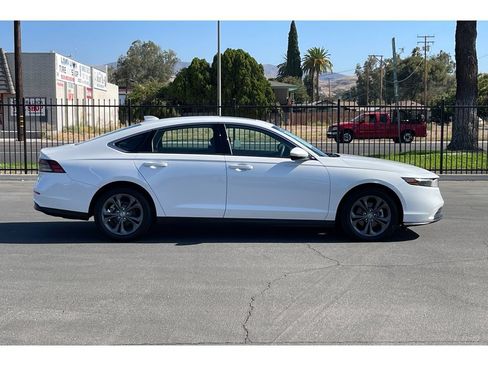 Certified 2024 Honda Accord EX image 7
