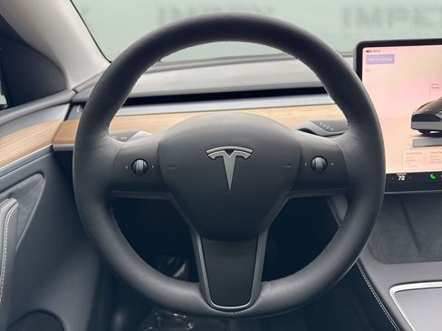 Used 2024 Tesla Model Y Long Range image 15