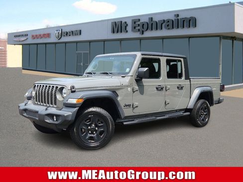 Used 2021 Jeep Gladiator Sport image 1