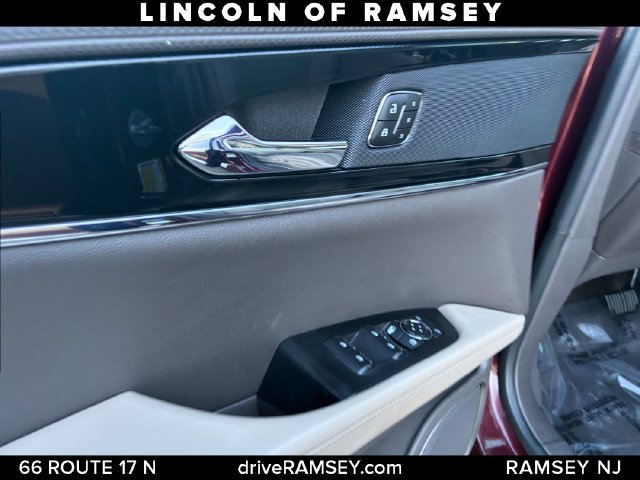 Used 2023 Lincoln Nautilus Reserve AWD/4WD image 15