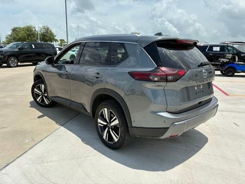 Used 2026 Nissan Rogue SL FWD image 5