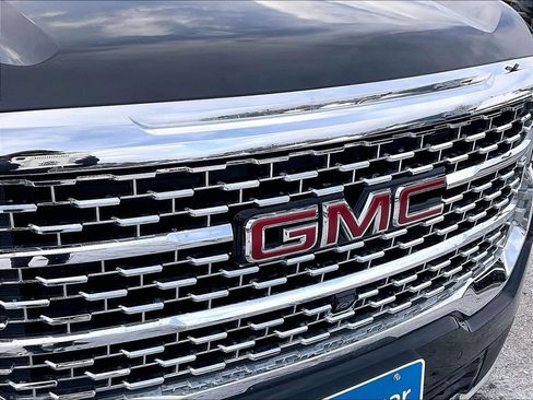 Used 2021 GMC Acadia Denali w/ Denali Ultimate Package image 30