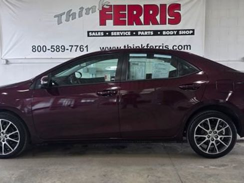 Used 2017 Toyota Corolla image 2