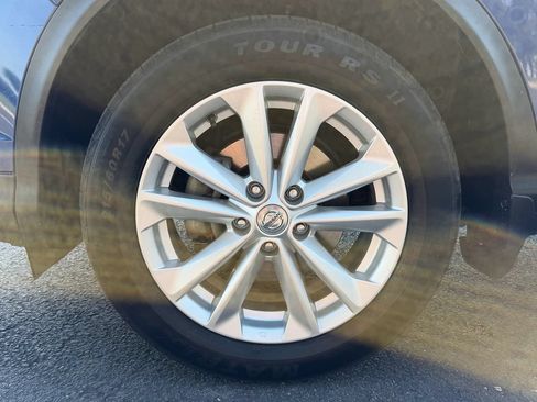Used 2018 Nissan Rogue Sport SV w/ SV Technology Package AWD/4WD image 33
