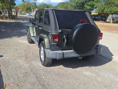 Used 2007 Jeep Wrangler Unlimited Sahara AWD/4WD image 8