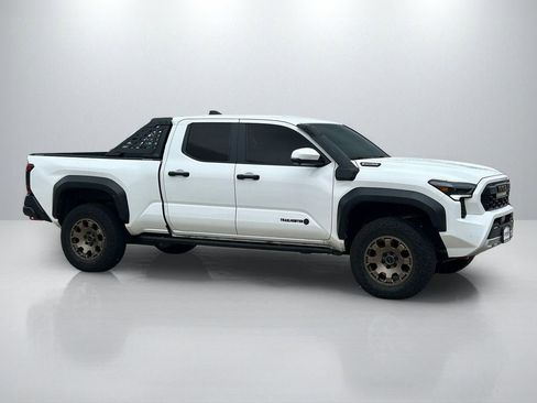 Used 2025 Toyota Tacoma 4x4 Double Cab Hybrid image 4