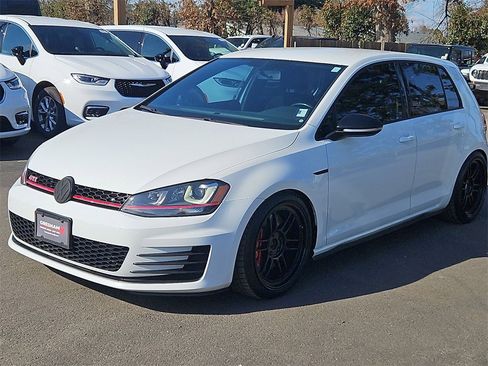 Used 2017 Volkswagen GTI Sport image 3
