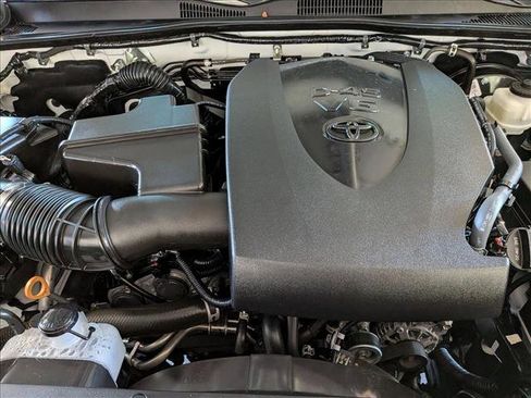 Used 2023 Toyota Tacoma SR5 w/ Technology Package image 21