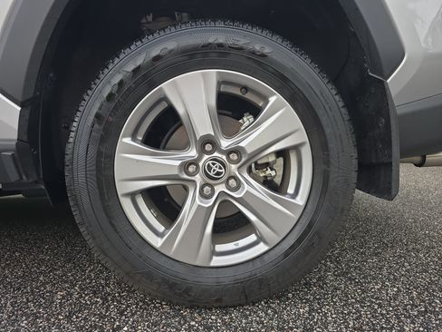 Used 2025 Toyota RAV4 LE AWD/4WD image 31