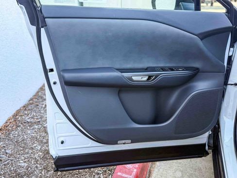 Certified 2025 Lexus RZ 300e FWD image 21
