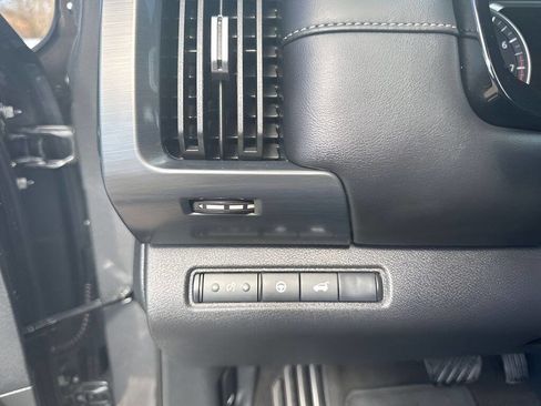 Used 2025 Nissan Pathfinder SL AWD/4WD image 20