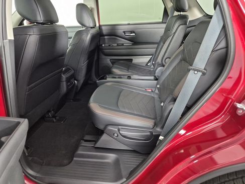 Used 2022 Nissan Pathfinder Platinum AWD/4WD image 32