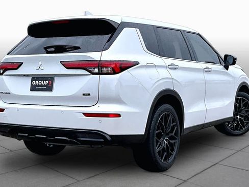 Used 2024 Mitsubishi Outlander SE Black Edition FWD image 13