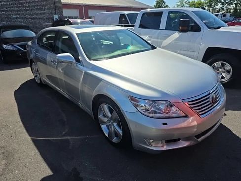 Used 2011 Lexus LS 460 L w/ Luxury Pkg RWD image 2