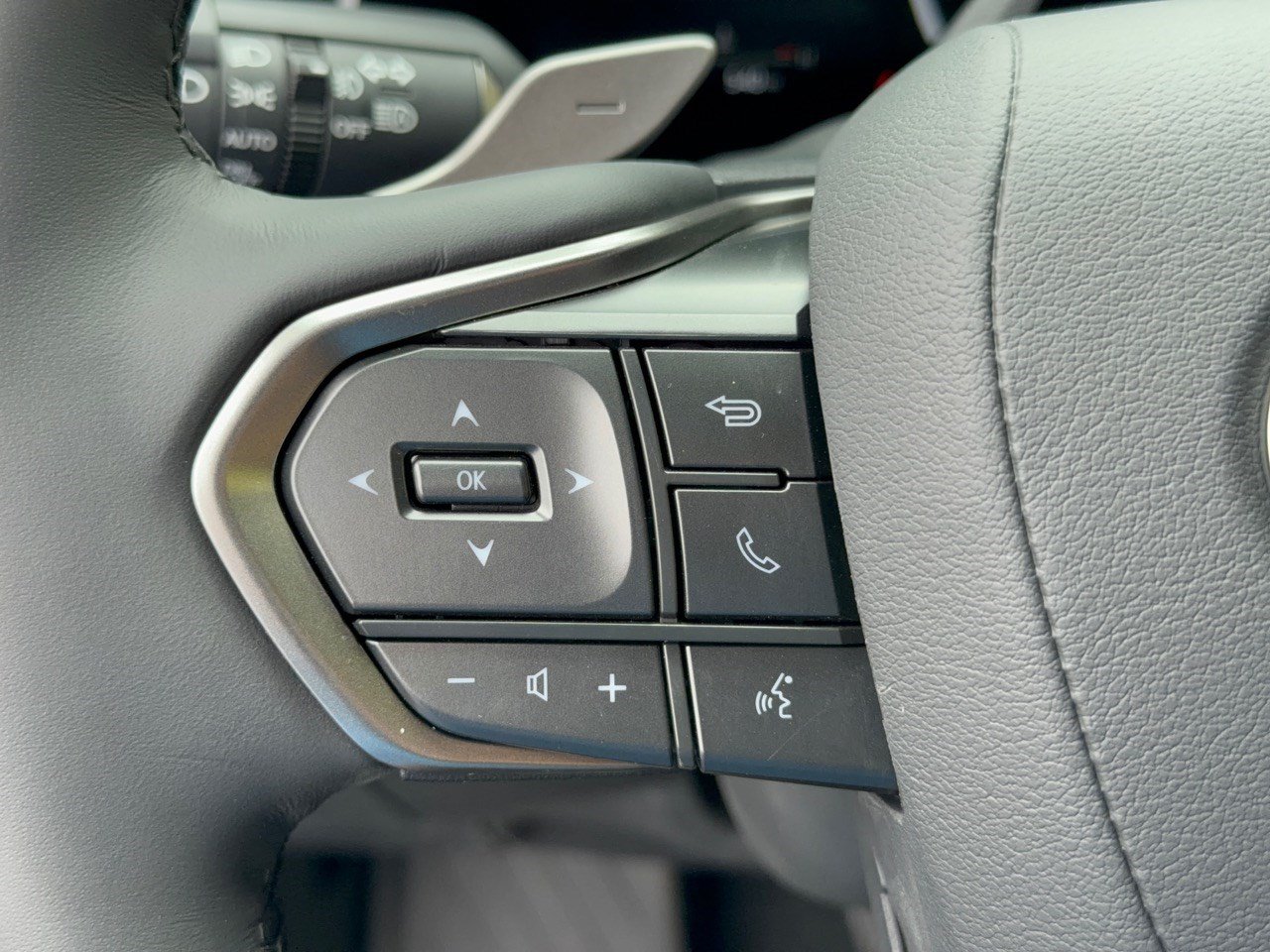 Used 2025 Lexus RX 350 Premium w/ Convenience Package AWD/4WD image 18
