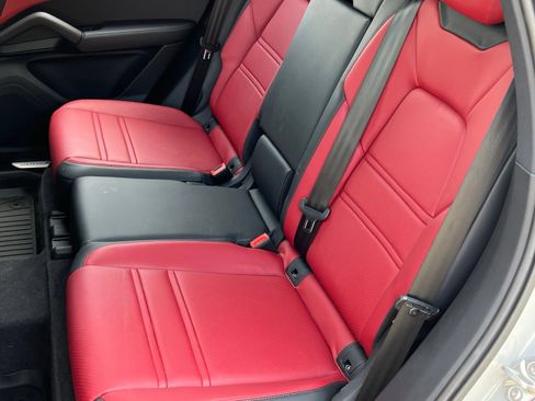 Certified 2024 Porsche Cayenne S AWD/4WD image 18