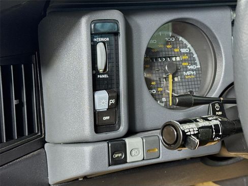 Used 1987 Pontiac Firebird Trans Am RWD image 10