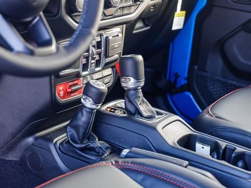 New 2025 Jeep Wrangler Unlimited Rubicon image 24