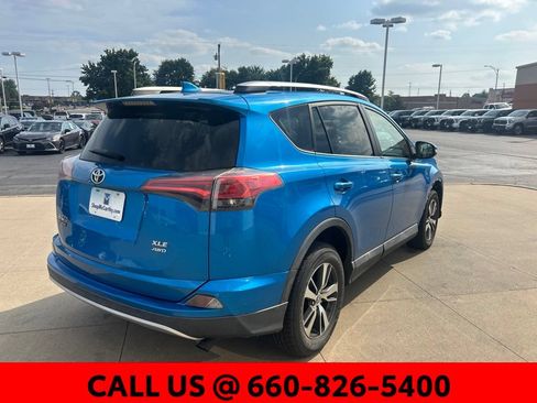 Used 2016 Toyota RAV4 XLE AWD/4WD image 4