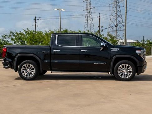 Used 2022 GMC Sierra 1500 Denali w/ Technology Package AWD/4WD image 5