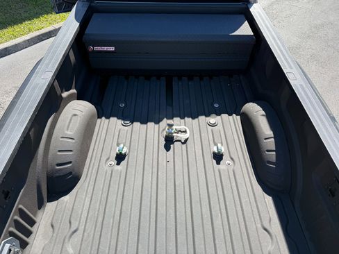 Used 2022 Ford F450 Platinum w/ FX4 Off-Road Package image 39