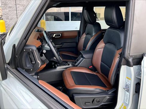 Used 2024 Ford Bronco Outer Banks image 8