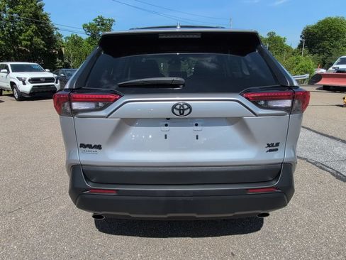 Used 2021 Toyota RAV4 XLE Premium AWD/4WD image 6