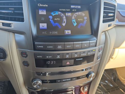 Used 2015 Lexus LX 570 4WD w/ Luxury Package image 24